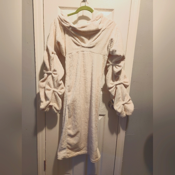 Iniko Lore Dresses & Skirts - Iniko Iore cream sweater dress